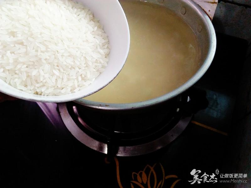 夏天除湿气最好的食疗方法--薏米粥