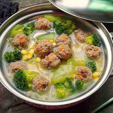 肉丸子杂蔬浓汤