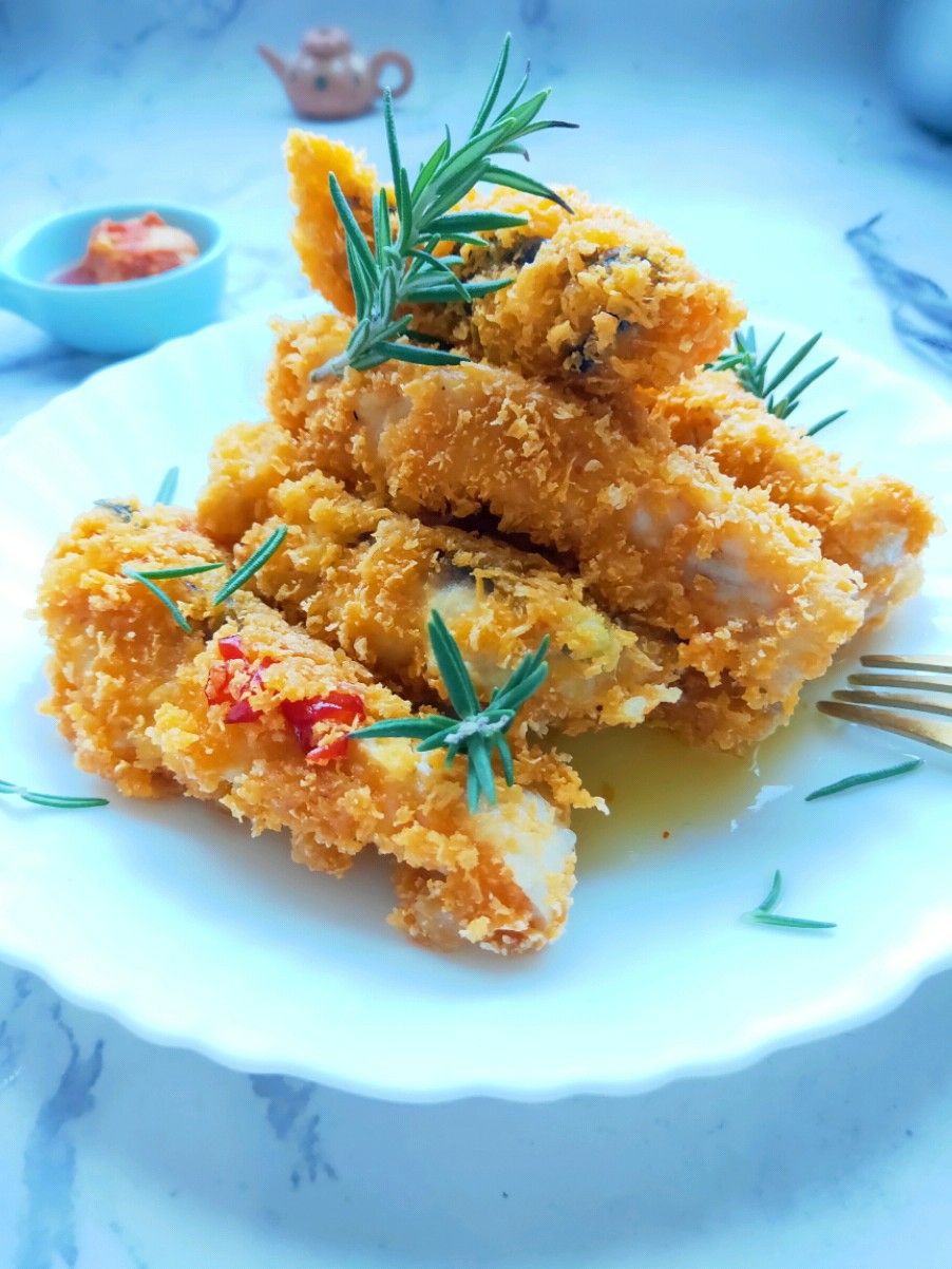 鸡枞油腐乳香酥鱼