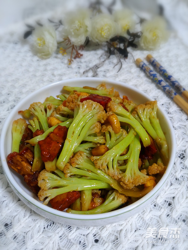 香辣酥炒花菜的做法_家常香辣酥炒花菜的做法【圖】香辣酥炒花菜的