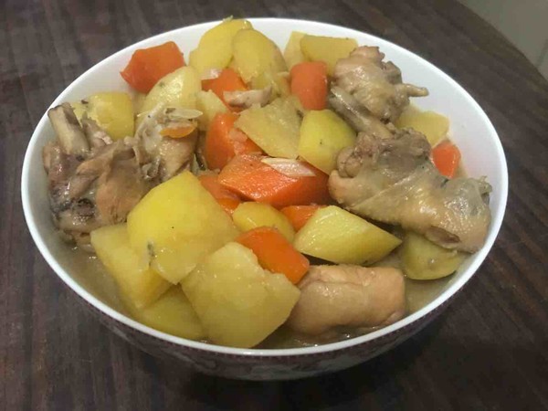 鸡腿炖土豆胡萝卜